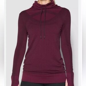 Under Armour Cowl Neck Layer Shirt Womens XL Burgundy Long Sleeve Run Gym Active